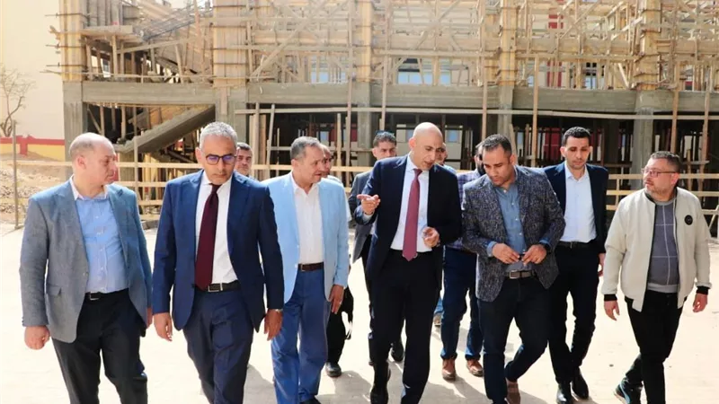وزير التعليم يجري جولة تفقدية بمدارس إدارة المرج التعليمية
