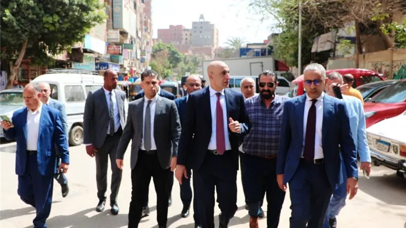ميدانيا.. وزير التعليم يتابع خطوات إنهاء الفترات المسائية بمدارس المرج 