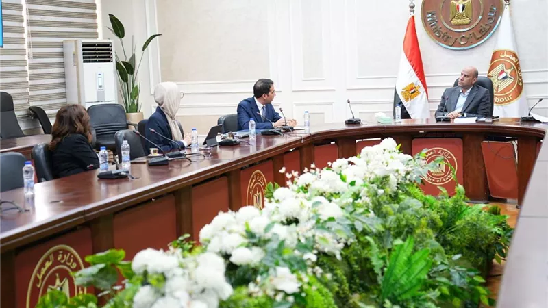 رداد: تشكيل فريق عمل بالوزارة لتحديد المشروعات المقترحة 