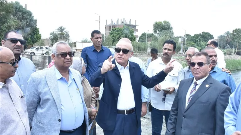 محافظ الأقصر يوجه بتذليل كافة العقبات أمام إنشاء كوبري الدير ووحدة الغسيل 