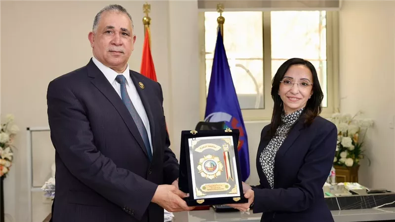 نقيب المحامين يبحث مع محافظي الإسكندرية والبحيرة دعم المشروعات والخدمات