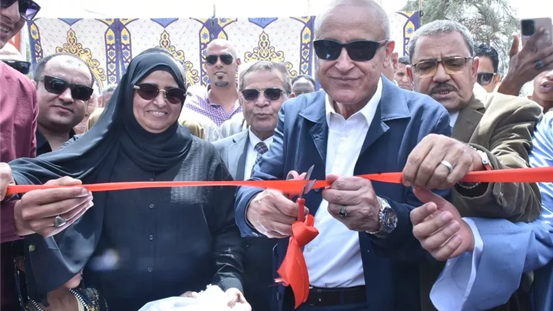 بتكلفة 288 مليون جنيه.. محافظ الأقصر يفتتح محطتي صرف صحي توماس في إسنا