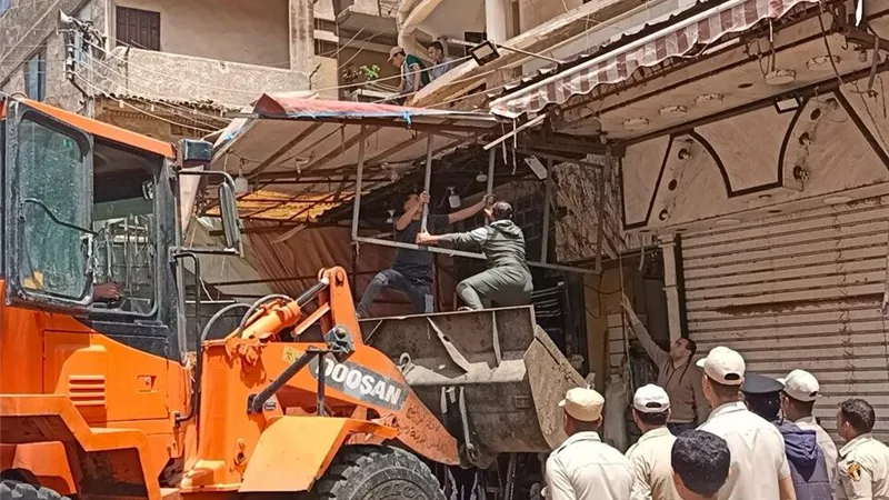 لإزالة الإشغالات.. تحرير 1168 مخالفة في حملة مكبرة بدسوق