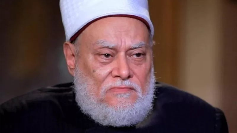 هل يتعارض الدعاء مع القضاء والقدر؟.. علي جمعة يجيب 