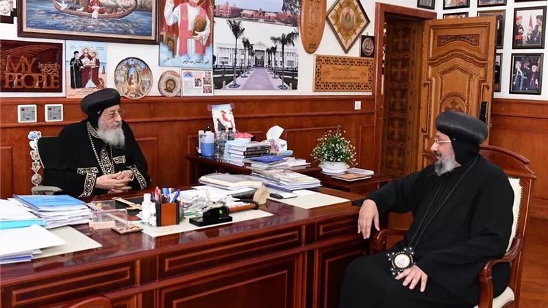 البابا تواضروس الثاني يستقبل كبار أحبار الكنيسة للتهنئة بعيد القيامة | صور