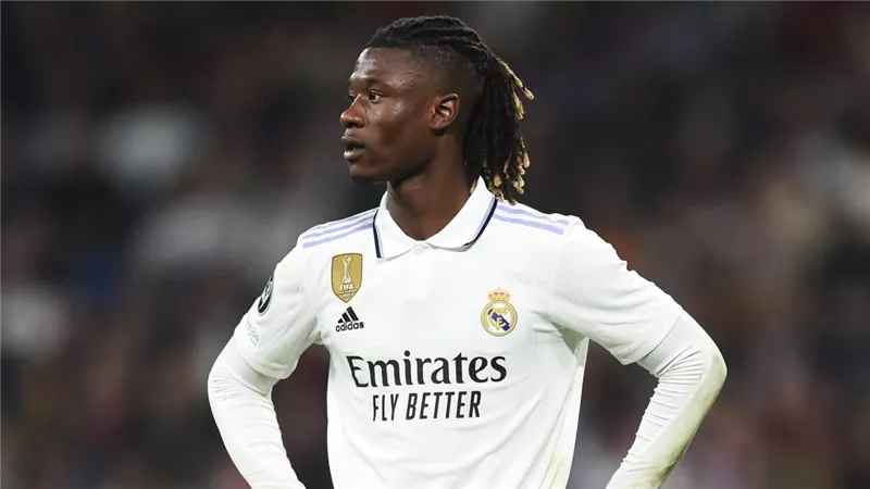 رغم الانتقادات.. كامافينجا يرفض الرحيل عن ريال مدريد