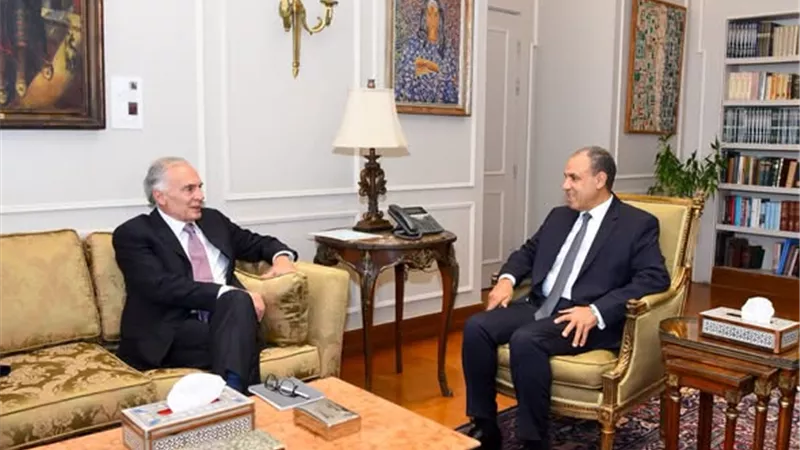 وزير الخارجية يؤكد أهمية تكثيف الجهود لإنهاء الحرب بين أمريكا وإيران