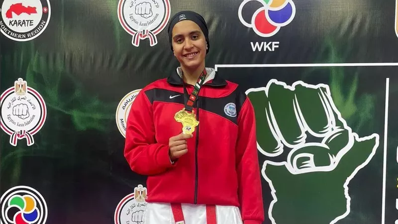 طالبة بجامعة قناة السويس تحصد ذهبية شمال أفريقيا للكاراتيه