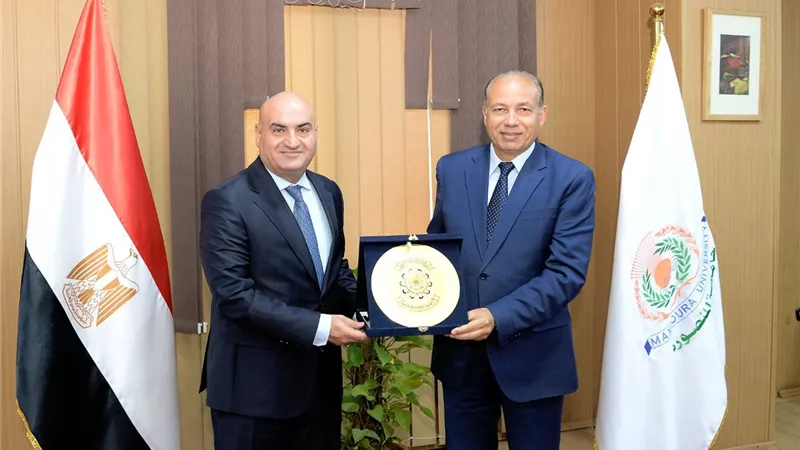 جامعة المنصورة تستقبل وفد وزارة التعليم العالي العراقية لبحث تعزيز التعاون