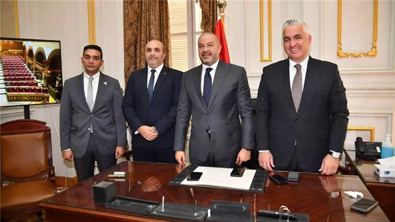 الشباب والرياضة بالشيوخ تناقش تطوير منظومة دمج الأندية