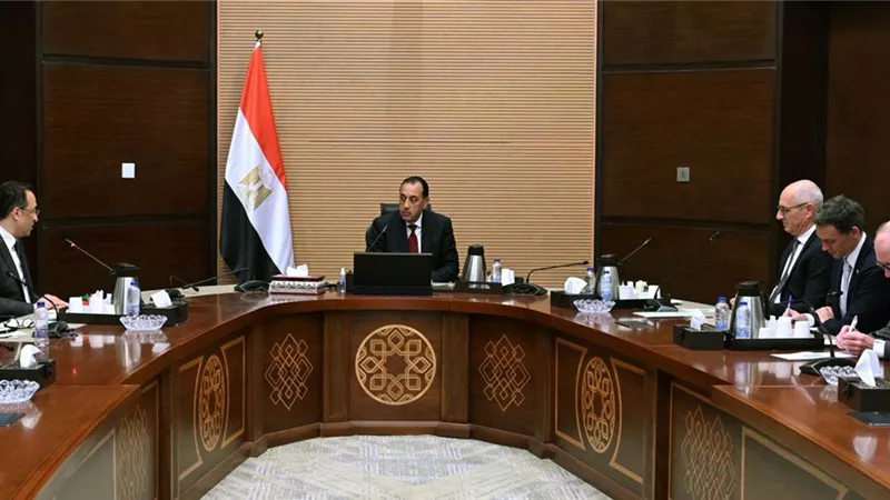 رئيس الوزراء يلتقي الرئيس التنفيذي لشركة 