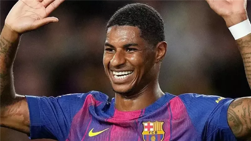 مصير ماركوس راشفورد مع برشلونة في مهب الريح