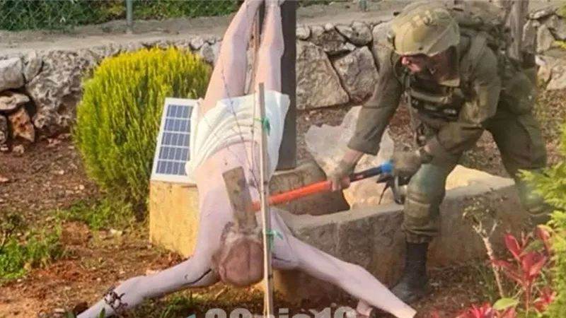 أفيخاي أدرعي: الجيش الإسرائيلي يُحقق في تدمير تمثال للمسيح بلبنان| فيديو 