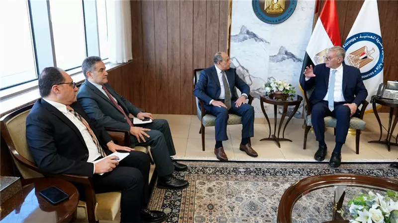 زير البترول يلتقي رئيس لجنة الدفاع والأمن القومي بمجلس النواب 