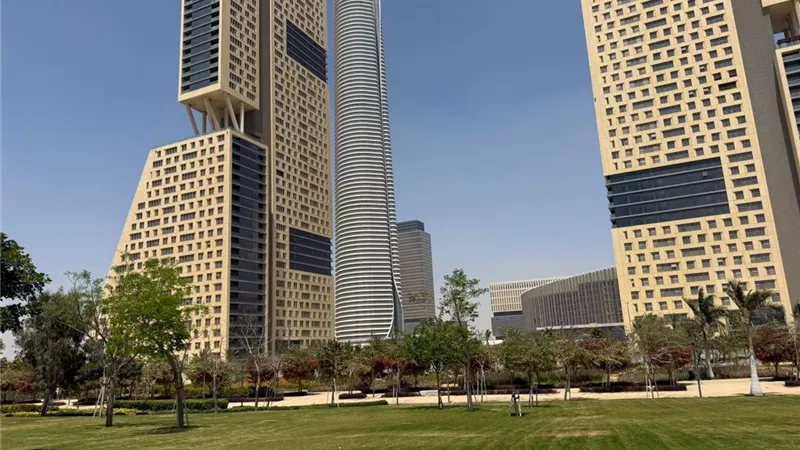النهر الأخضر بالعاصمة الجديدة يقترب من التسليم.. تنفيذ حدائق عالمية بطول 1