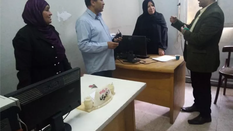 وكيل العمل بالأقصر يتفقد الإدارات لمتابعة انتظام العمل وتحسين الخدمات