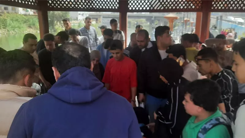 أعادها للحياة.. جامعة الأزهر تكرم طالبًا أنقذ فتاة من الغرق|صور
