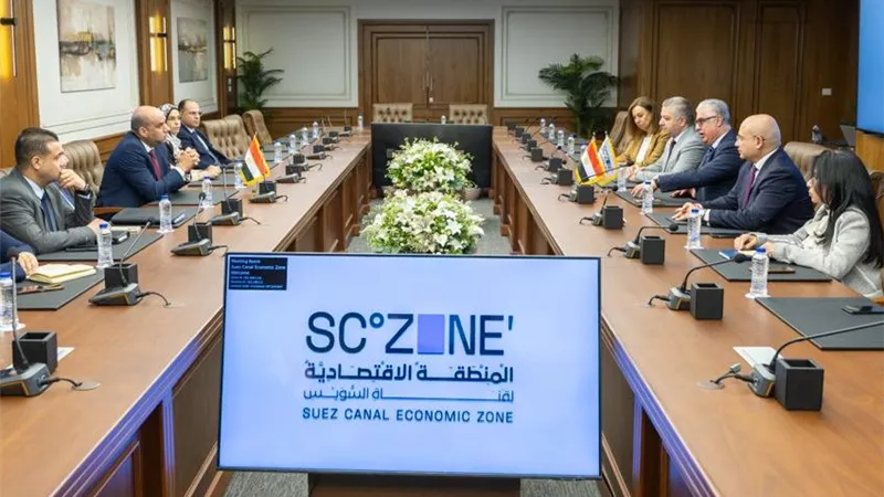 اقتصادية قناة السويس ووزارة العمل توقعان بروتوكولًا لتعزيز التدريب 