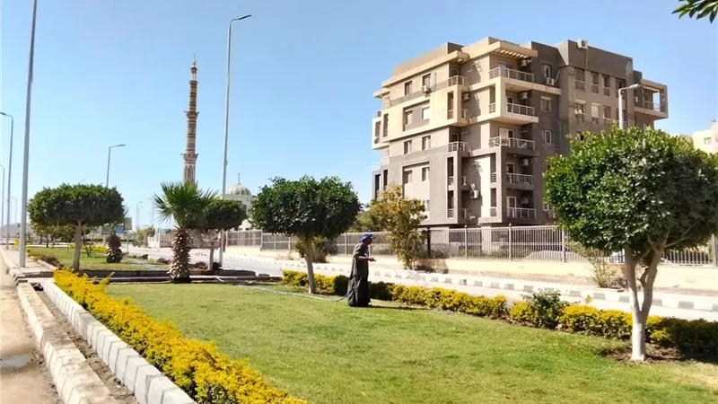 وزيرة الإسكان تتابع أعمال رفع كفاءة الطرق والتطوير بعددٍ من المدن الجديدة