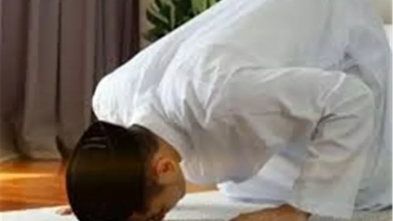 حكم تأخير الصلاة عن وقتها في ذي القعدة.. أمين الفتوى يوضح 