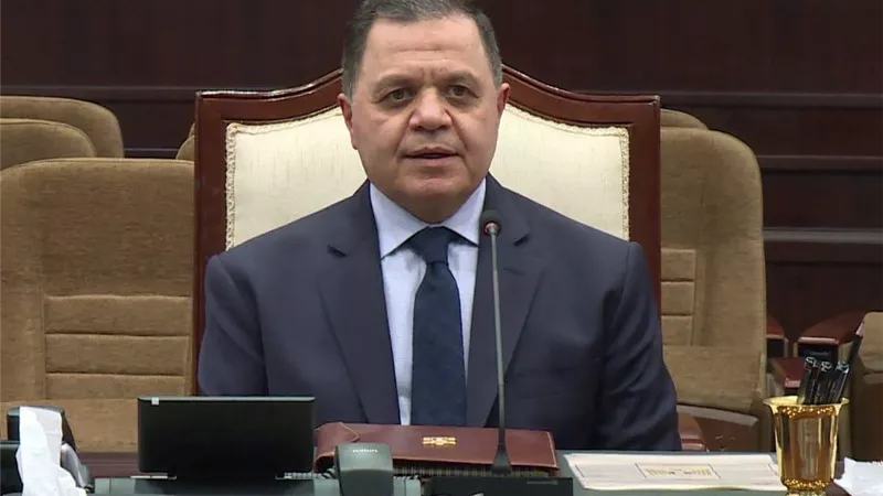وزير الداخلية يهنئ الرئيس وقيادات الجيش بذكرى تحرير سيناء المجيدة