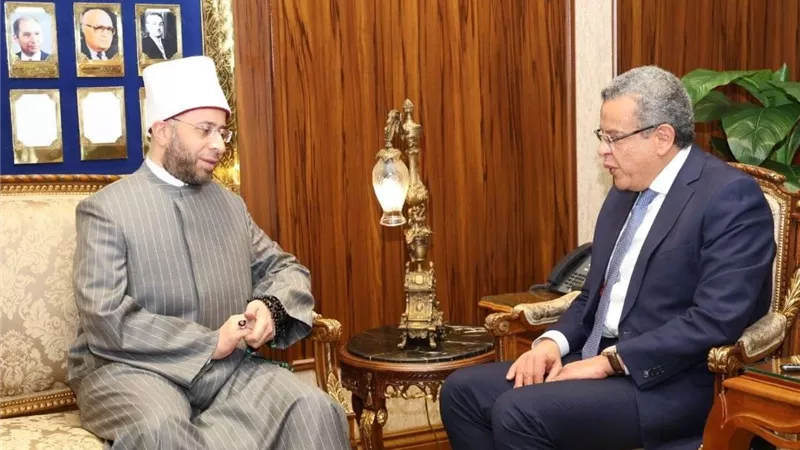 وزير الأوقاف يلتقي رئيس المركزي للمحاسبات لتعزيز التعاون والحوكمة 