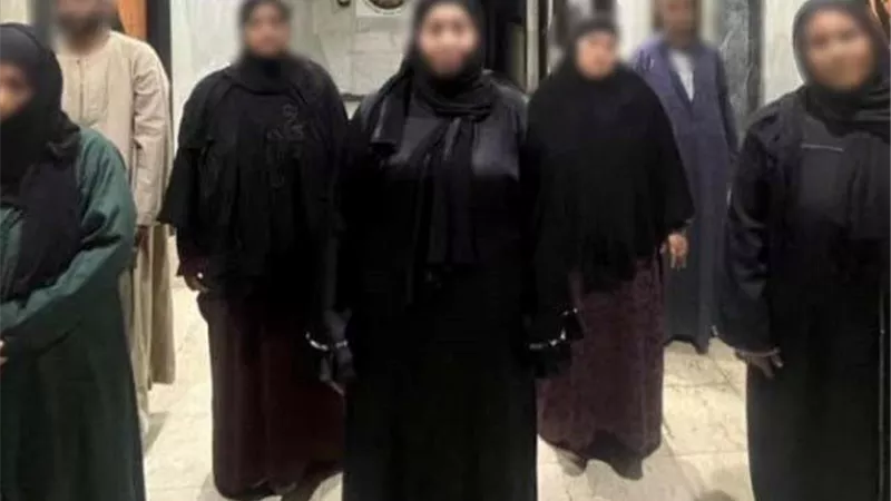 سقوط شبكة استغلال الأطفال للتسول بالقاهرة.. 7 سيدات ورجلان خلف القضبان