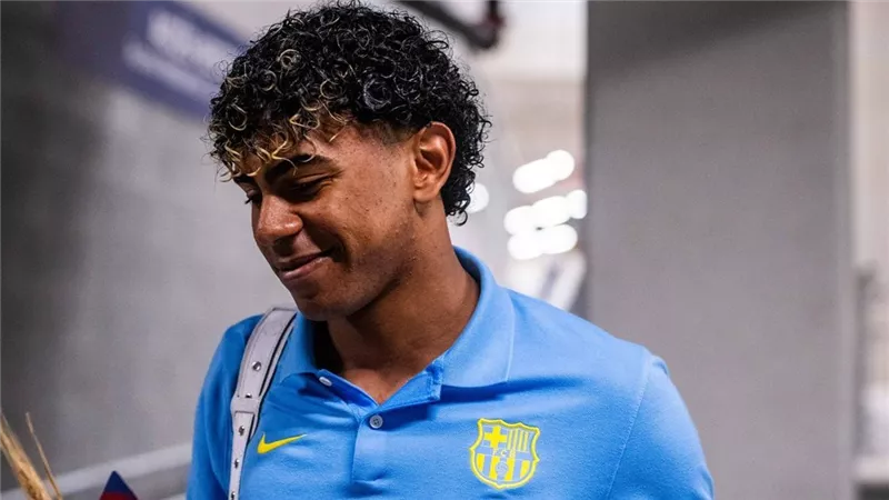 برشلونة يتقدم على سيلتا فيجو في الشوط الأول.. لامين يامال سجل وأُصيب