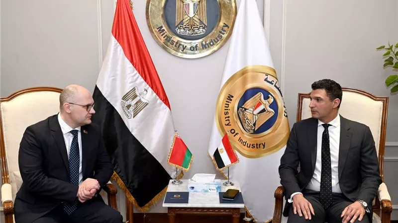 مصر وبيلاروسيا تبحثان توسيع الشراكة الصناعية وزيادة الاستثمارات المشتركة