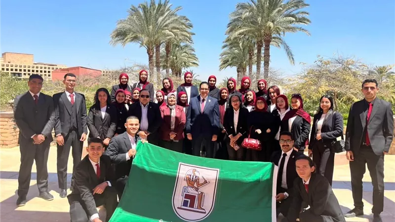 جامعة القاهرة تشارك بوفد طلابي في محاضرة رئيس فنلندا بالجامعة الأمريكية