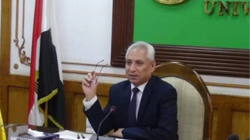 رئيس جامعة المنيا يهنئ الرئيس السيسي بالذكرى الـ44 لتحرير سيناء