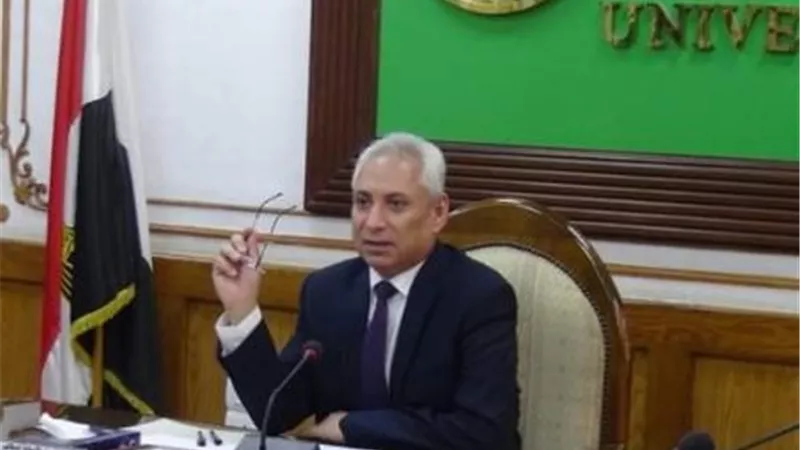رئيس جامعة المنيا يترأس لجنة اختيار عميد كلية علوم الرياضة