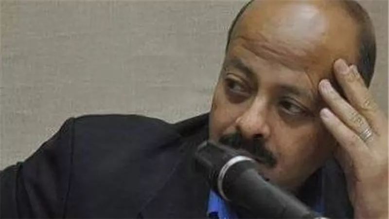 وفاة الشاعر أشرف البولاقي عن عمر يناهز السابعة والخمسين
