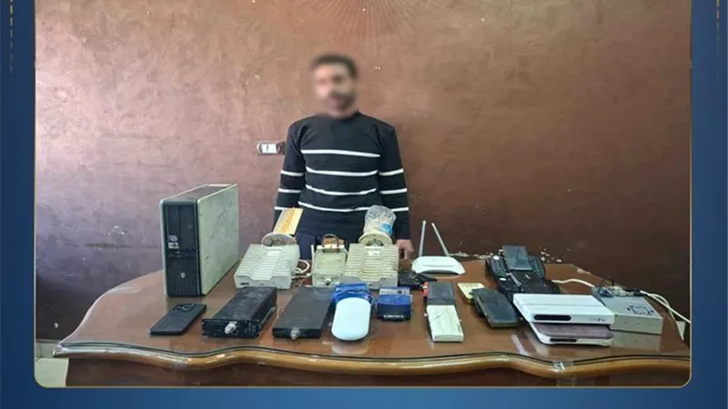 من خلف الشاشات إلى قبضة الأمن.. ضبط صاحب شبكة بث مخالفة بالغربية  