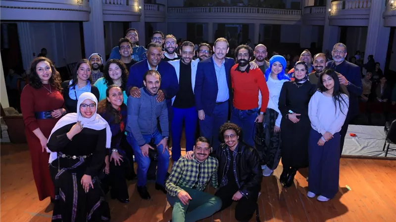 كيف تمحو الذاكرة العاطفية؟.. الإجابة في العرض المسرحي 