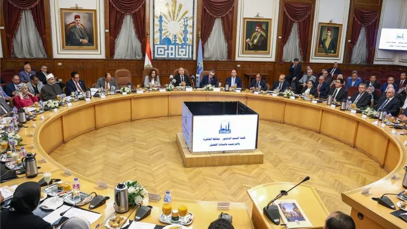 وزيرا التنمية والتخطيط ومحافظ القاهرة يشهدون مؤتمرالمشروعات الخضراء الذكية