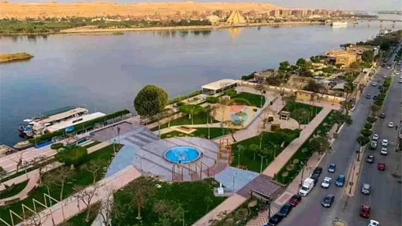 الجمعة في المنيا.. يوم مزدوج للحركة التجارية بين الباعة الجائلين والمحلات