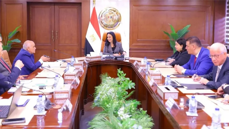 وزيرة التضامن تتابع تنفيذ مراكز التجميع والمواءمة للأطراف الصناعية