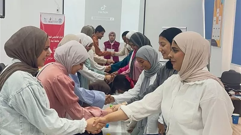 مركز التطوير المهني بجامعة قناة السويس يواصل تأهيل الطلاب لسوق العمل