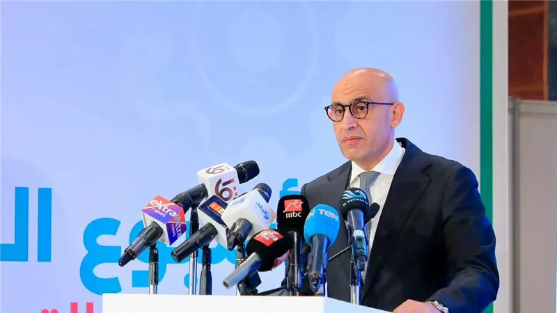 عبداللطيف: لم يعد مقبولا الفصل بين التعليم وسوق العمل
