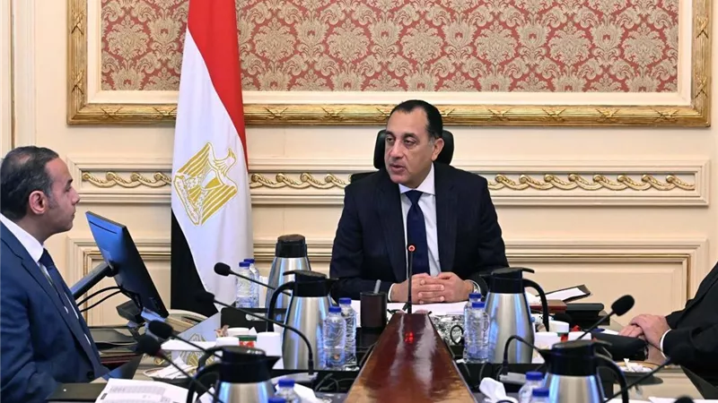 مدبولي يوجه بتسريع قوانين سوق المال وقيد شركات الدولة في البورصة