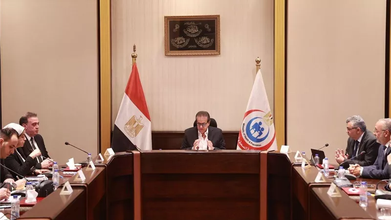وزير الصحة يتابع تنفيذ «مستشفى النيل للأطفال» بمدينة النيل الطبية