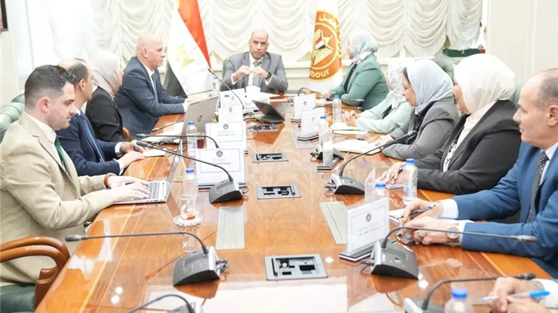 وزير العمل: تذليل العقبات أمام المستثمرين أولوية
