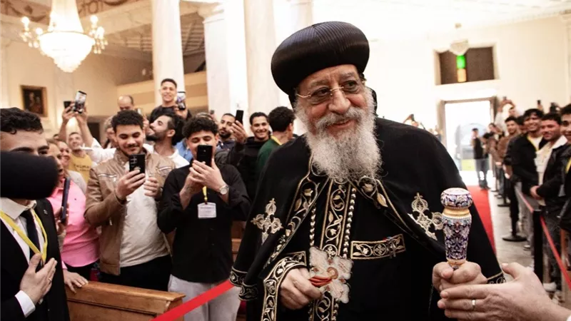 لأول مرة منذ 14 عاما.. البابا تواضروس يلتقي أبناء كنيسة 