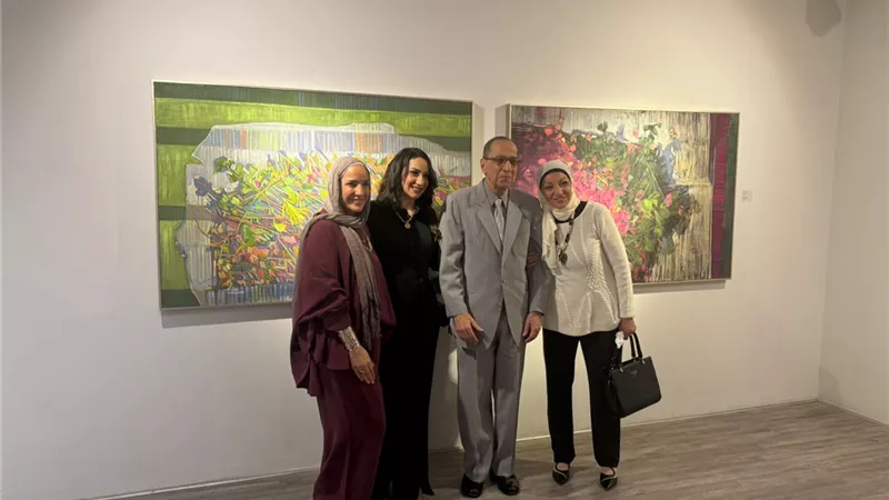 رانيا أبو العزم تحتفي بجمال التفاصيل المهملة في معرض نبض خفي بالقاهرة
