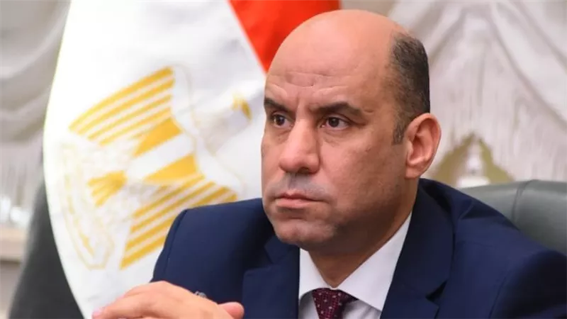 وزير العمل ينعى والد مصطفى مدبولي