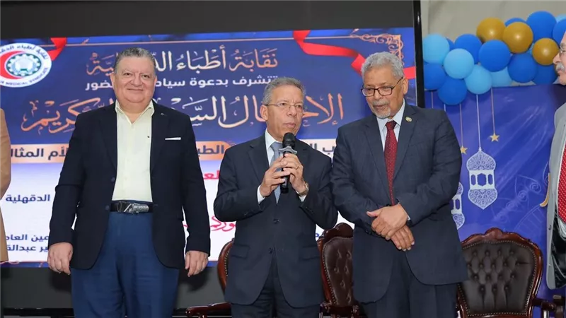 أسامة عبد الحي: دعم الأطباء والارتقاء ببيئة عملهم أولوية دائمة للنقابة