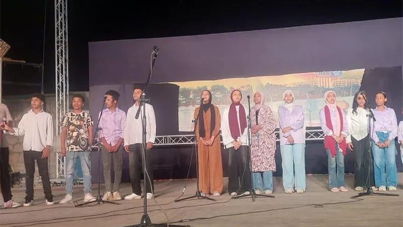 عروض الفنون الشعبية وكورال الأطفال في احتفالية ذكرى تحرير سيناء بأسوان