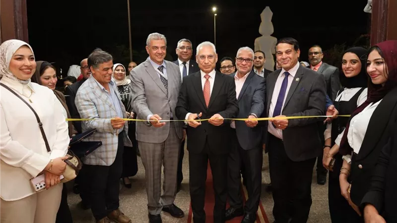 رئيس جامعة المنيا يفتتح الملتقى التوظيفي لكلية الفنون الجميلة  