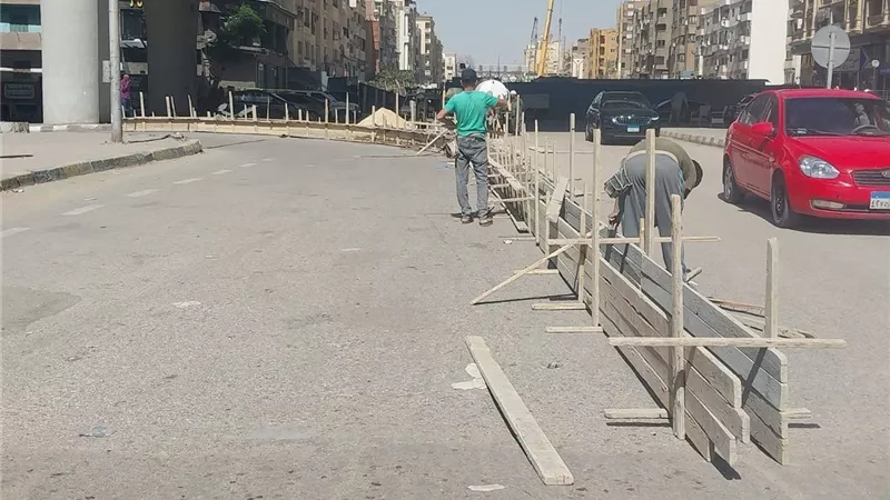 محافظة الجيزة: تركيب حواجز خرسانية بشارع المحولات لمنع السير عكس الاتجاه